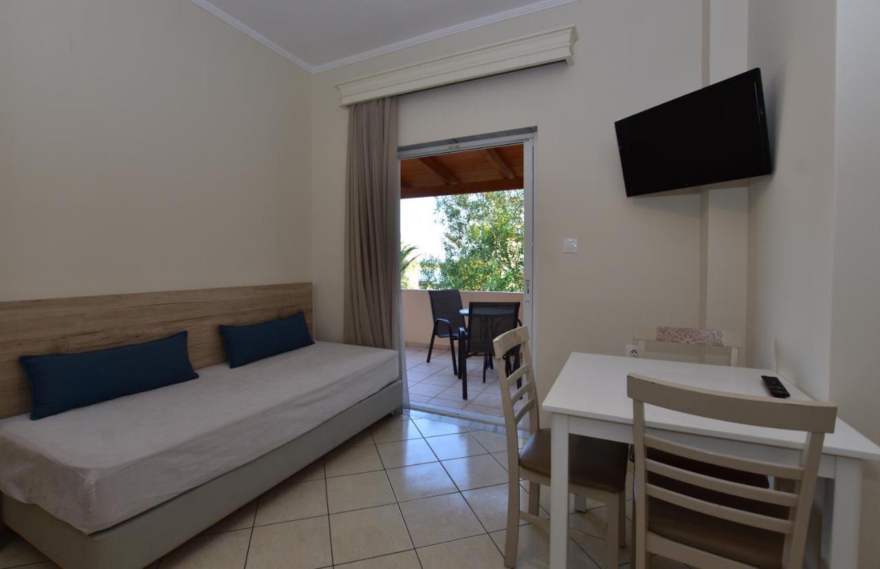 Flisvos Rooms Палеохора Экстерьер фото