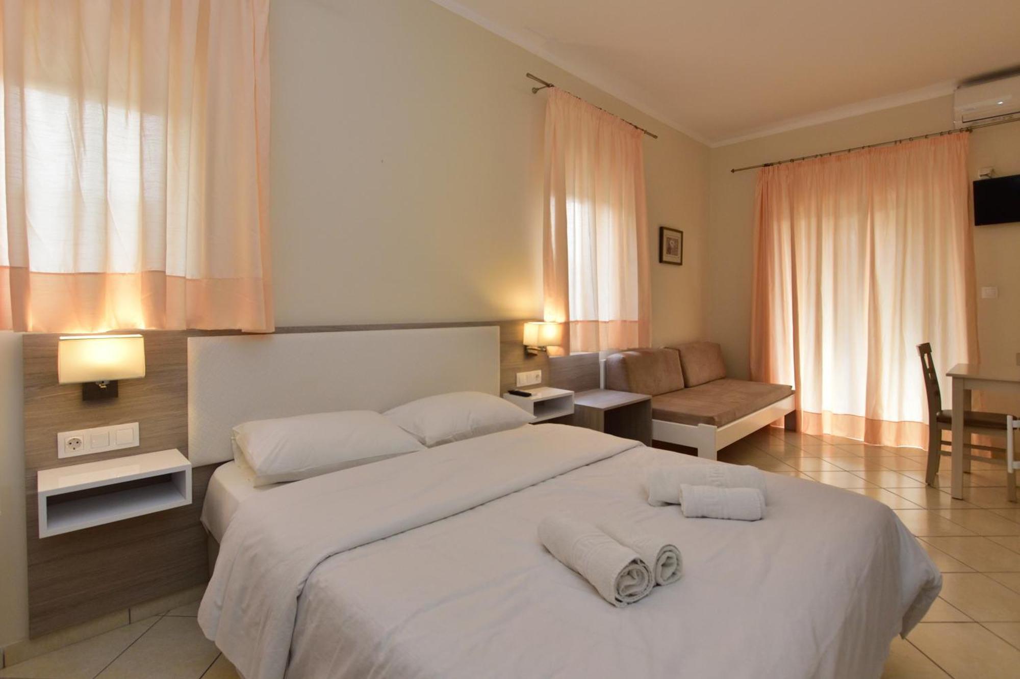 Flisvos Rooms Палеохора Экстерьер фото