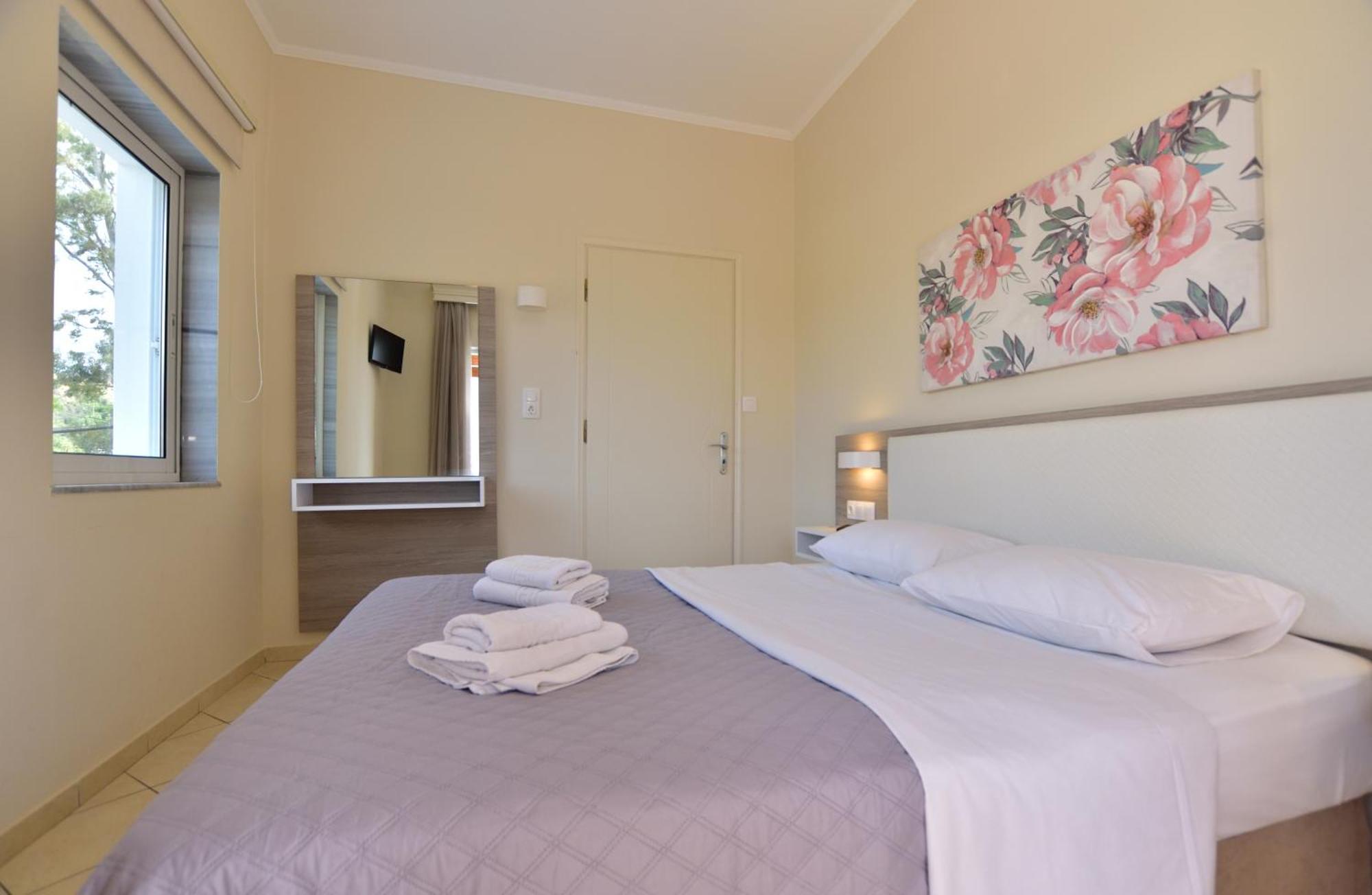 Flisvos Rooms Палеохора Экстерьер фото