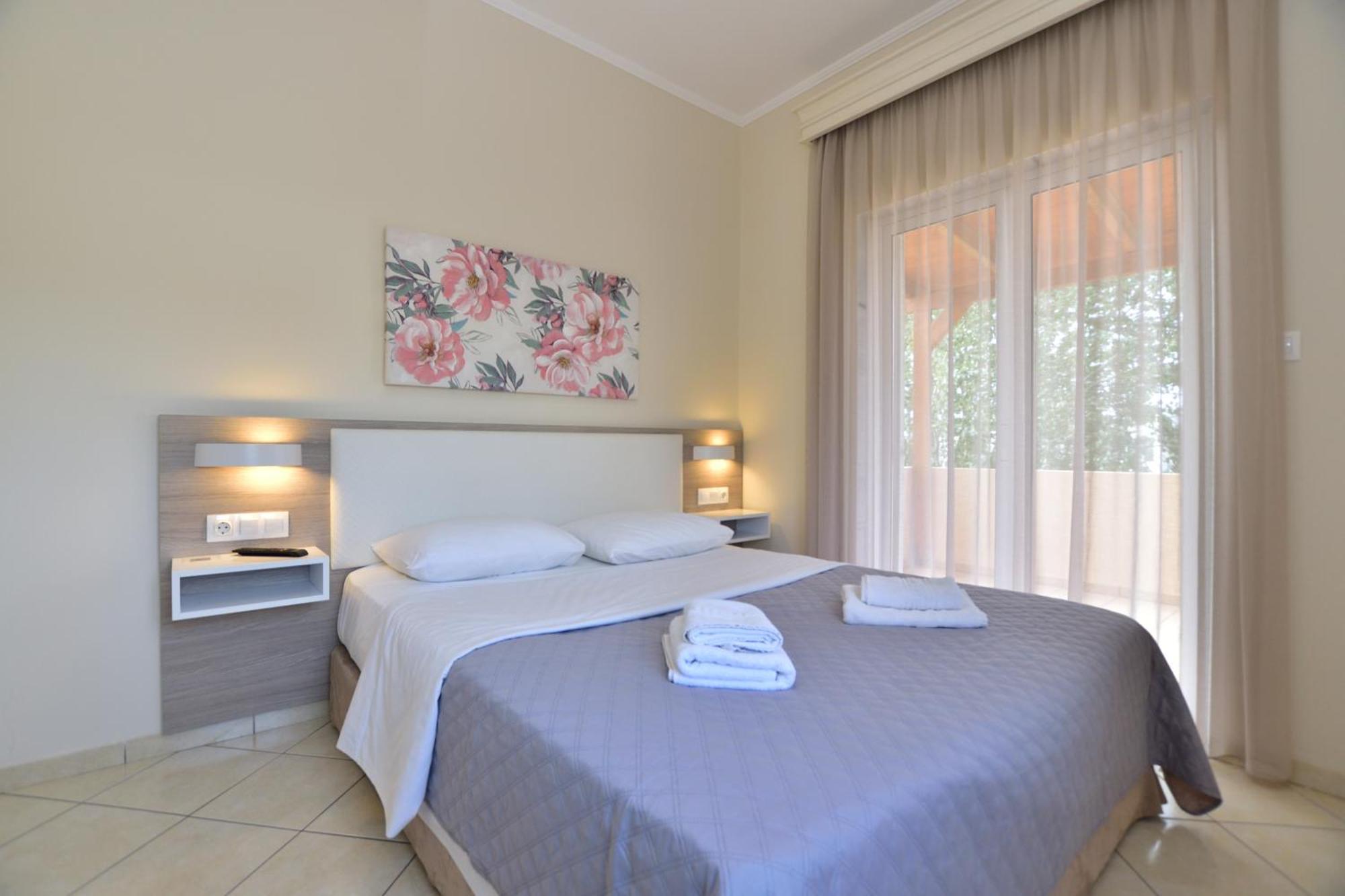 Flisvos Rooms Палеохора Экстерьер фото