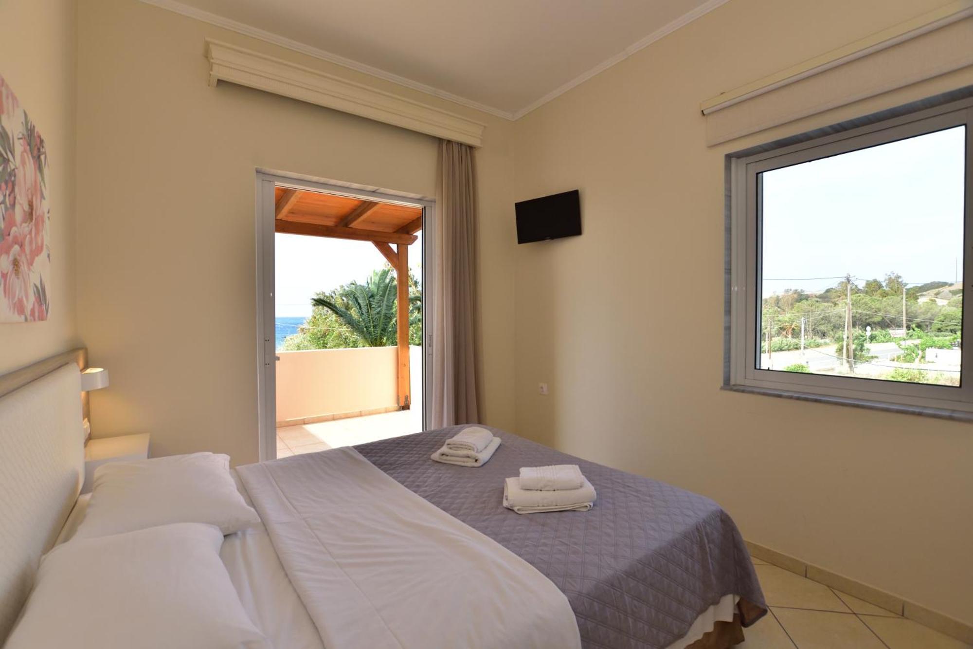 Flisvos Rooms Палеохора Экстерьер фото